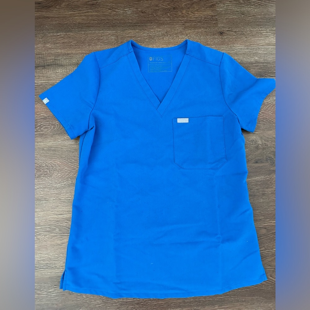 figs top in royal blue size xs